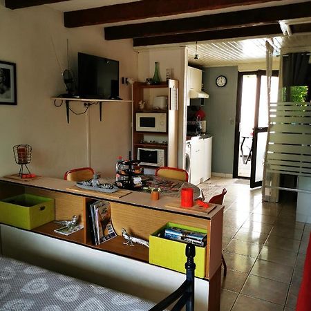 Studio Tres Agreable Totalement Independant Dans Maison Avec Cour Sans Vis A Vis Villa Vittel Bagian luar foto