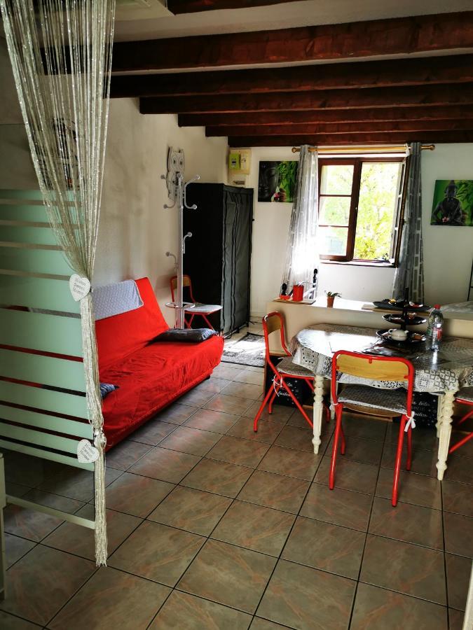 Studio Tres Agreable Totalement Independant Dans Maison Avec Cour Sans Vis A Vis Villa Vittel Bagian luar foto